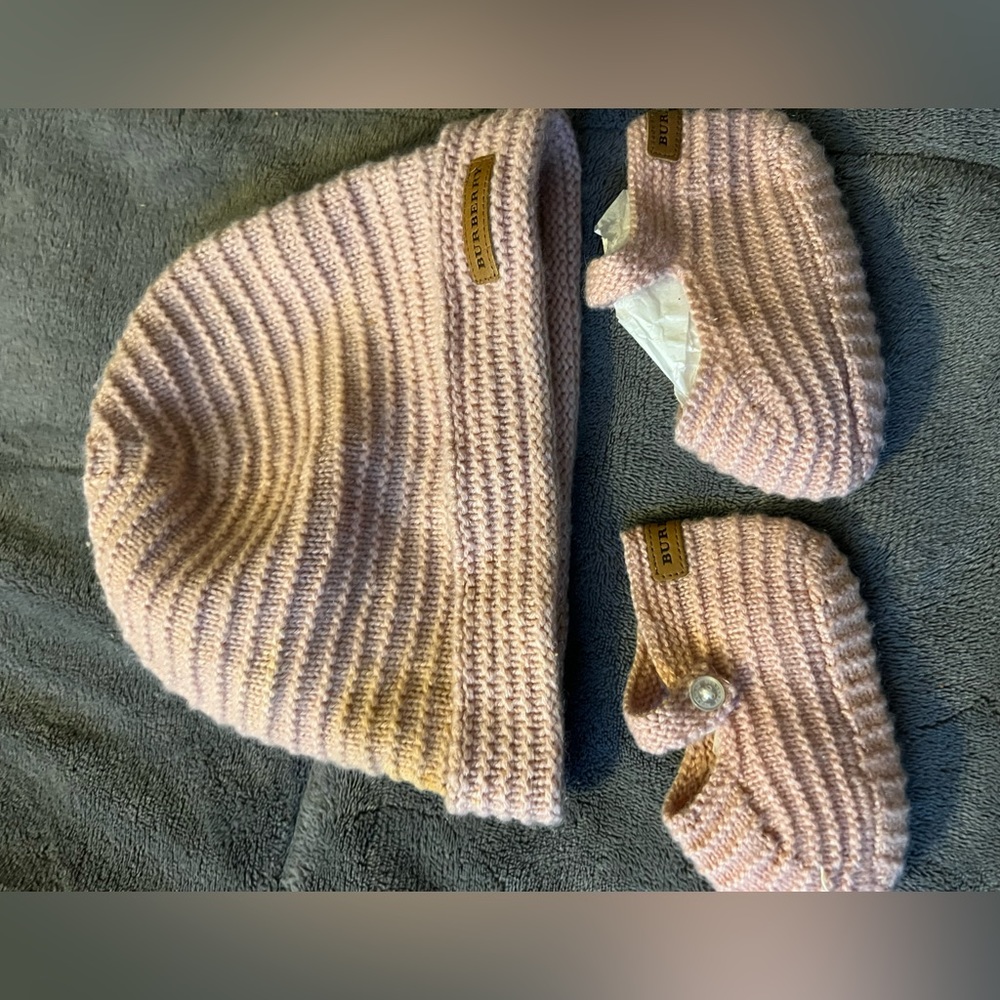 Burberry infant hat and bootie set